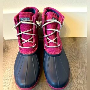 Sperry Women’s Saltwater Boots - Size 6. Worn one time - like new.